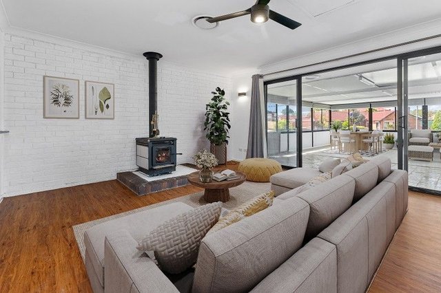 8 Gibson Close, NSW 2330