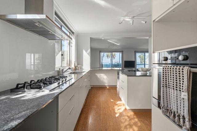 2/20 Mounts Bay Road, WA 6009