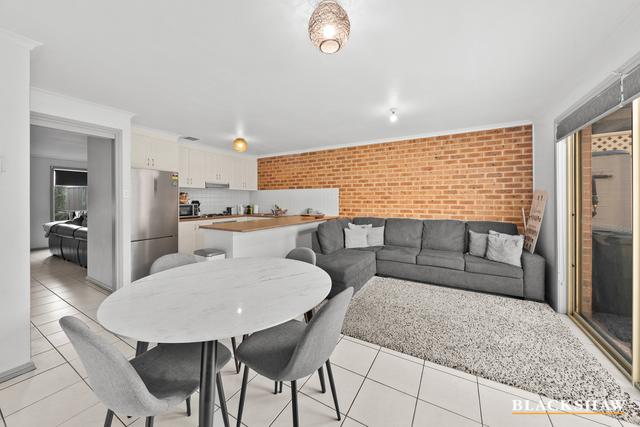 2/24 Binaburra Place, NSW 2620