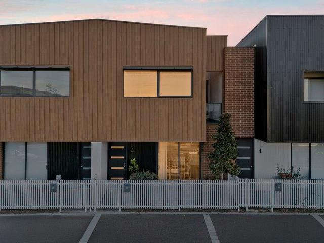 24 Coxon Street, VIC 3809