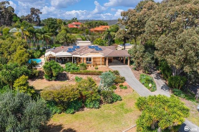 18 Chardonnay Grove, WA 6112