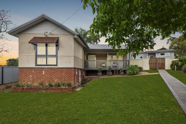 2 Lachlan Place, NSW 2560