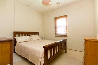 Bed 1