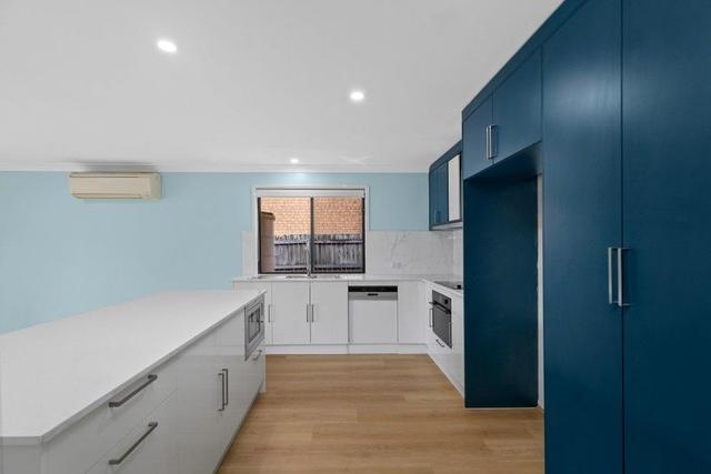 2 Selkirk Close, QLD 4075