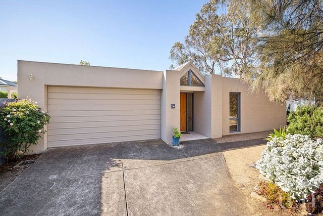 14 Kotor Close, VIC 3934