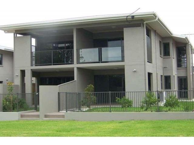 1/84 Hirschfield Street, QLD 4034