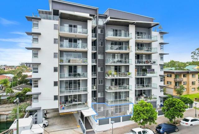 1/52 Latham Street, QLD 4032