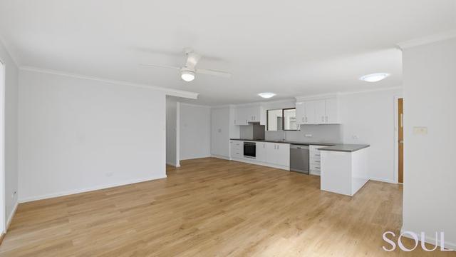 5 Knox Place, NSW 2680