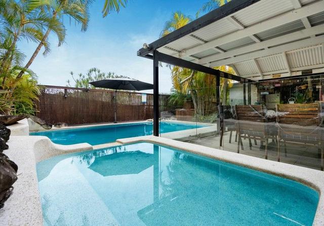2 Burke Crescent, QLD 4213