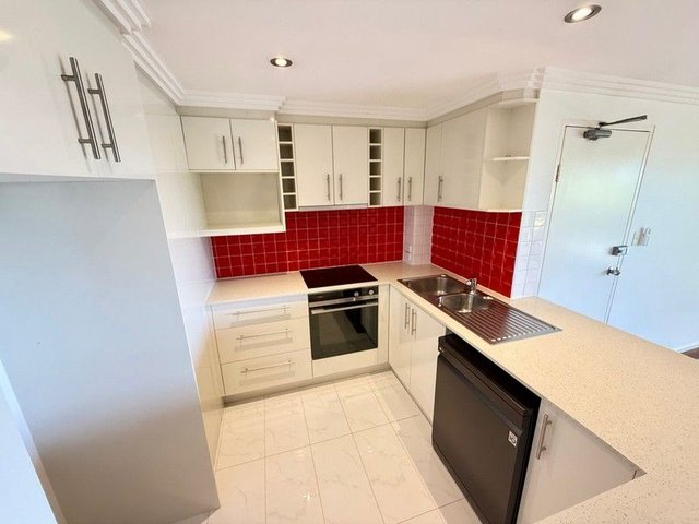 2/2 Brake Street, QLD 4220