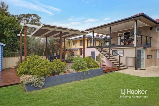6 Willow Street, QLD 4035