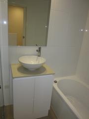 Bathroom (2014-10-22)