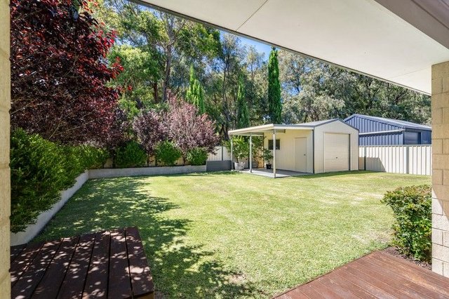 90 Santons Approach, WA 6280