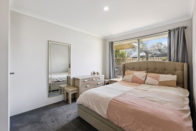 16 Pissaro Crescent, WA 6065