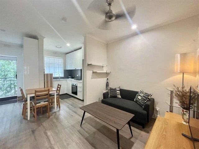 15 Rosstown, VIC 3163