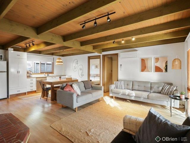 2 Little Penguin Court, VIC 3922