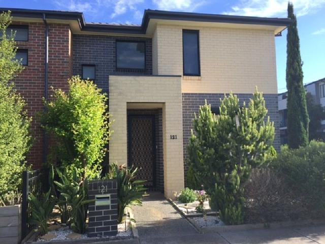 121 Rosebank Avenue, VIC 3169