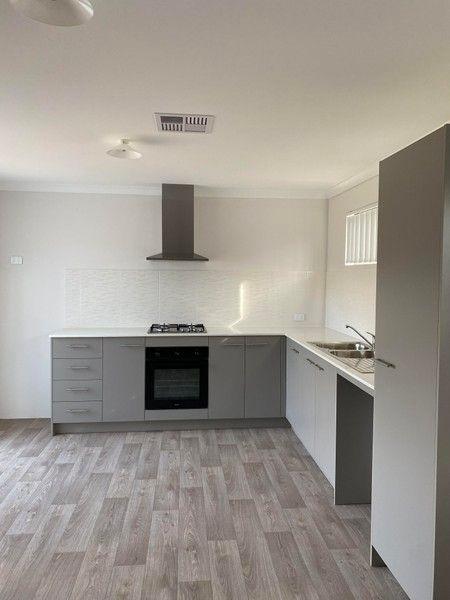 11 Pristine Loop, WA 6171