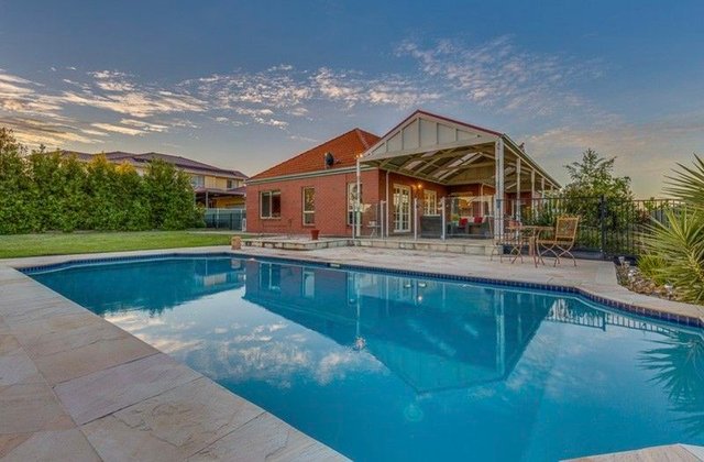 24 The Grove, VIC 3037