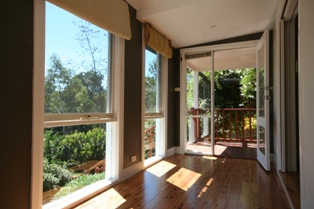 Enter to sunroom