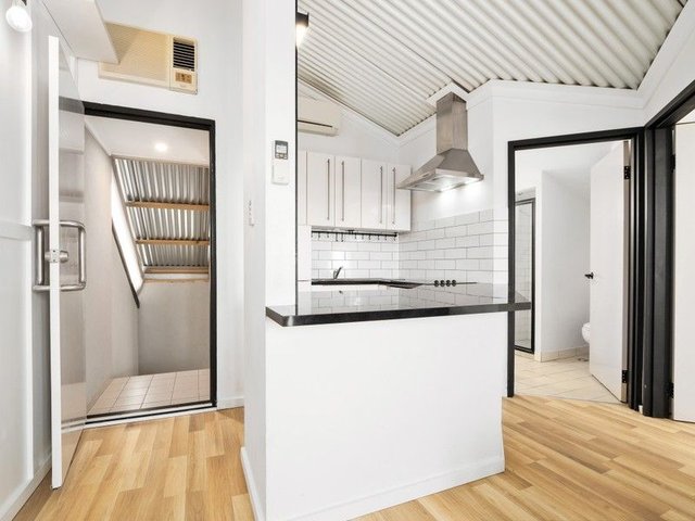 Studio 142 Lakeside Drive, WA 6027