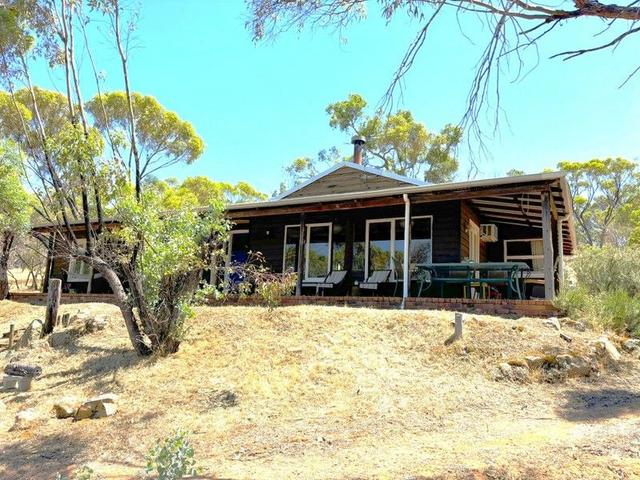 35 Weir Rd, WA 6566