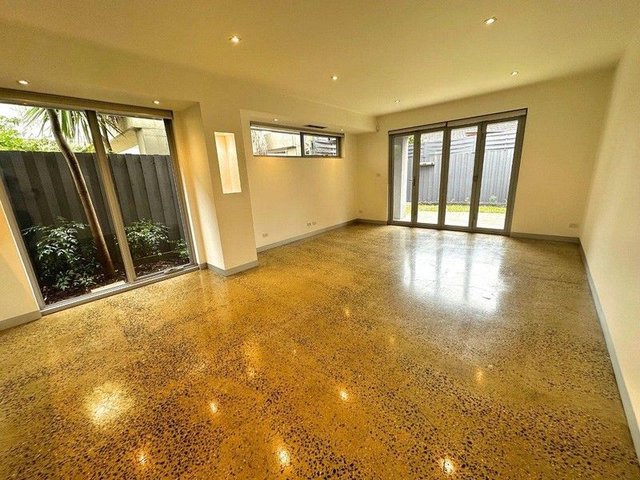 24 Lewis Street, VIC 3071