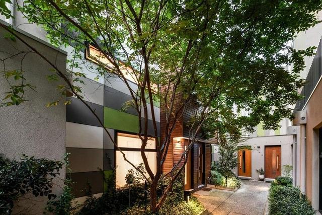 12/82 Roseneath Street, VIC 3068