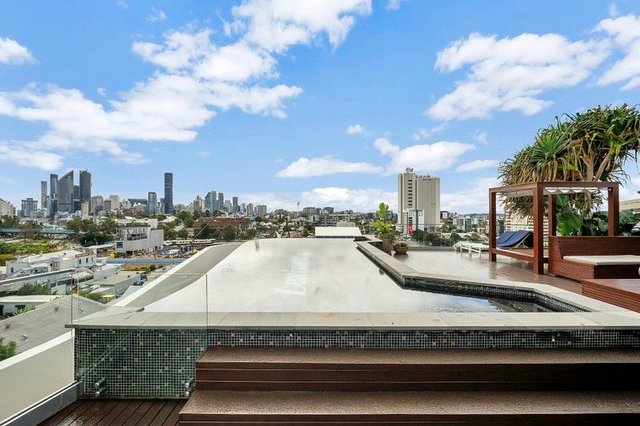 807/18 Hubert Street, QLD 4102