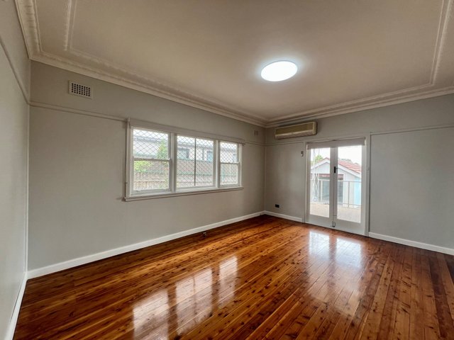 38 Morven St, NSW 2161