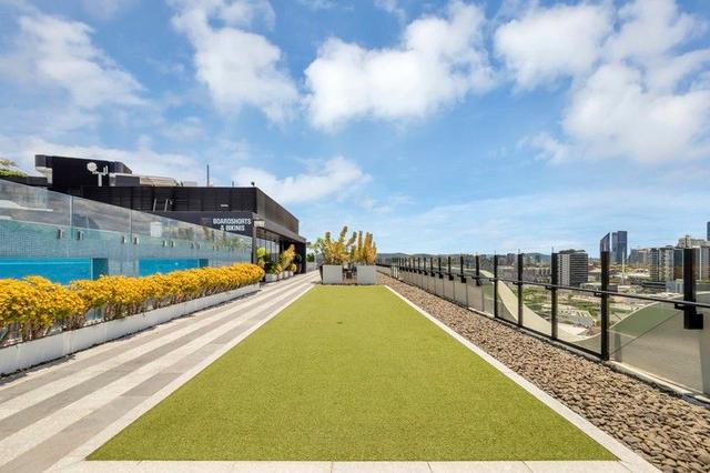 1109/17 Deshon Street, QLD 4102