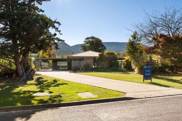 17 Service Street, VIC 3740