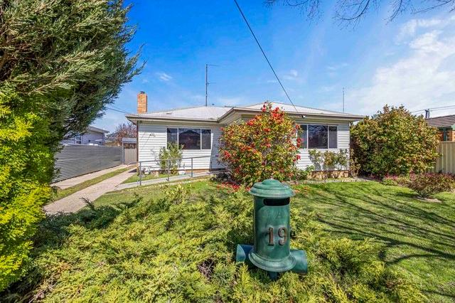 19 Linden Avenue, VIC 3355