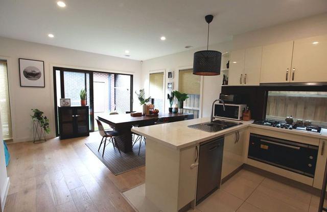 2/33 Folkestone Road, VIC 3150
