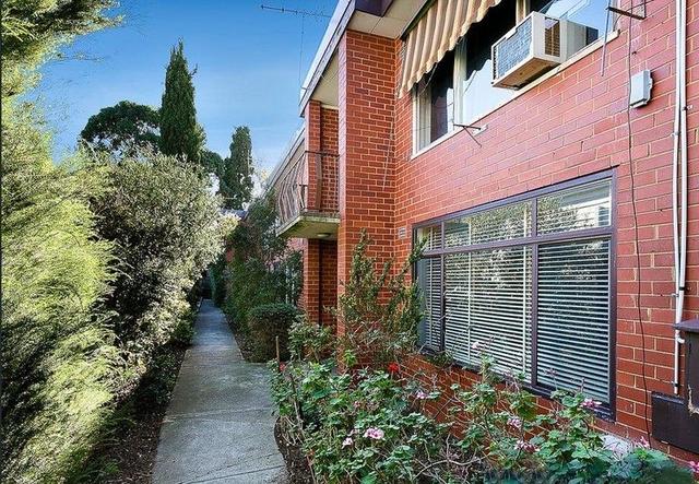 2/10 Middle Road, VIC 3032