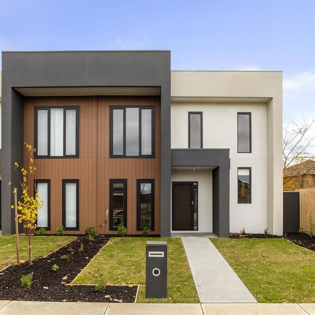 2 Burnden Close, VIC 3806