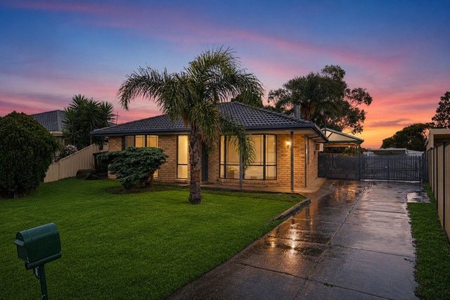8 Adley Place, VIC 3976