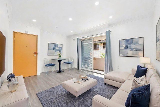 8/43 Macquarie Road, NSW 2144