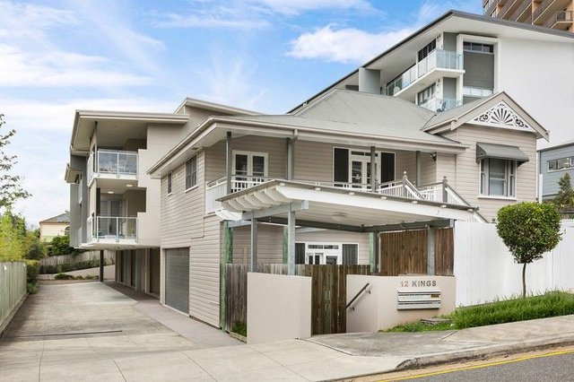 2/12 Kings Road, QLD 4068