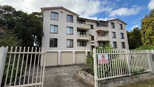 15/26 Goulburn Street, NSW 2170