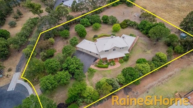 7 Boree Drive, NSW 2830