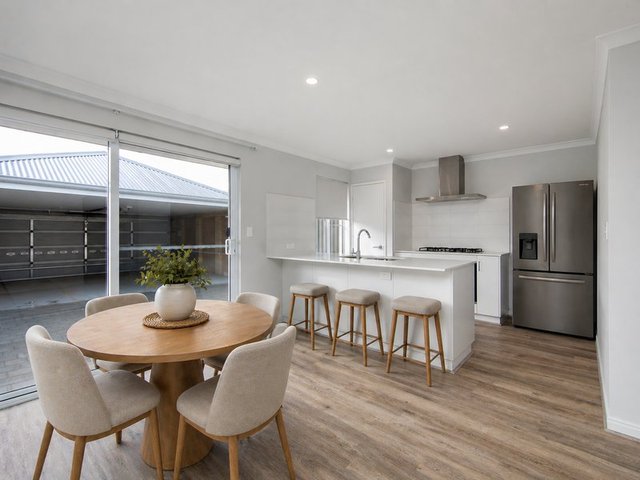 37 Alabaster Approach, WA 6036