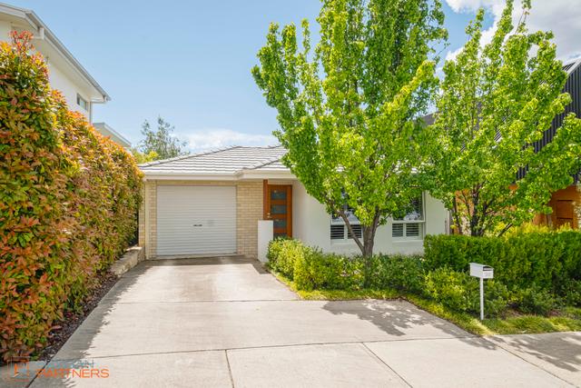 30 Peter Cullen Way, ACT 2611