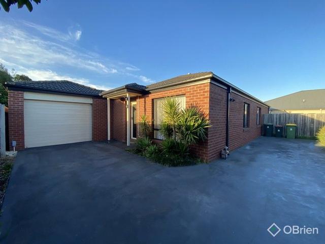 2/9 Selwyn  Court, VIC 3875