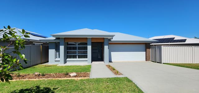4 Oakmont Lane, NSW 2540