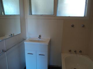 Bathroom (2012-06-27)