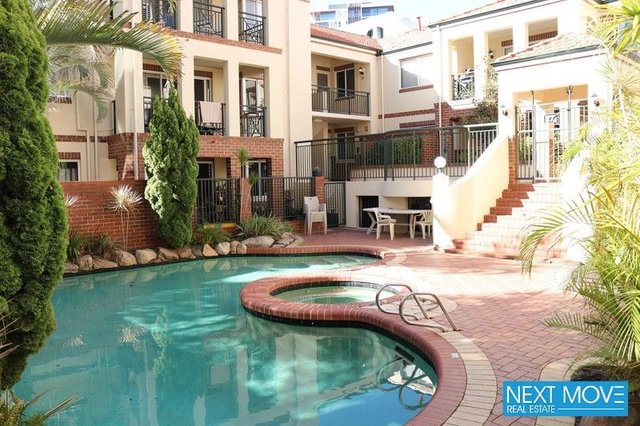 13/8 Stone Street, WA 6151