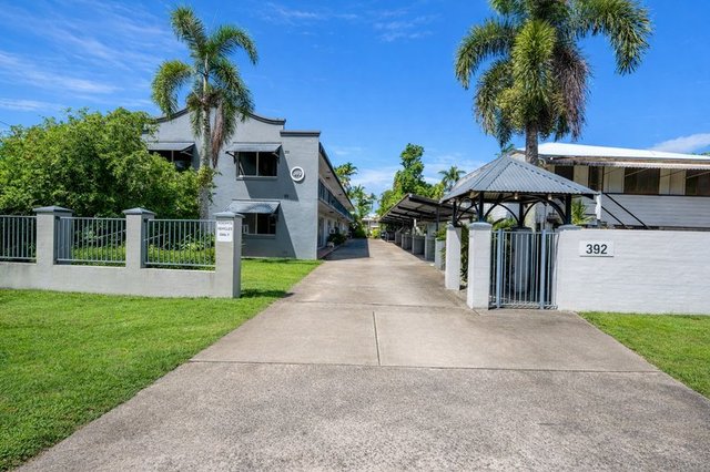 2/392 Severin Street, QLD 4870