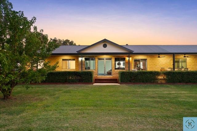 102 Honniball  Drive, NSW 2714