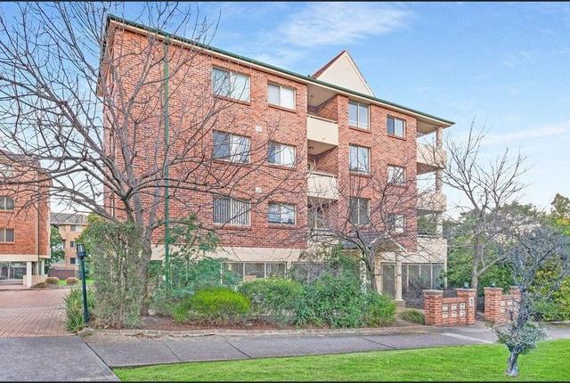 2/11 Oxford Street, NSW 2148